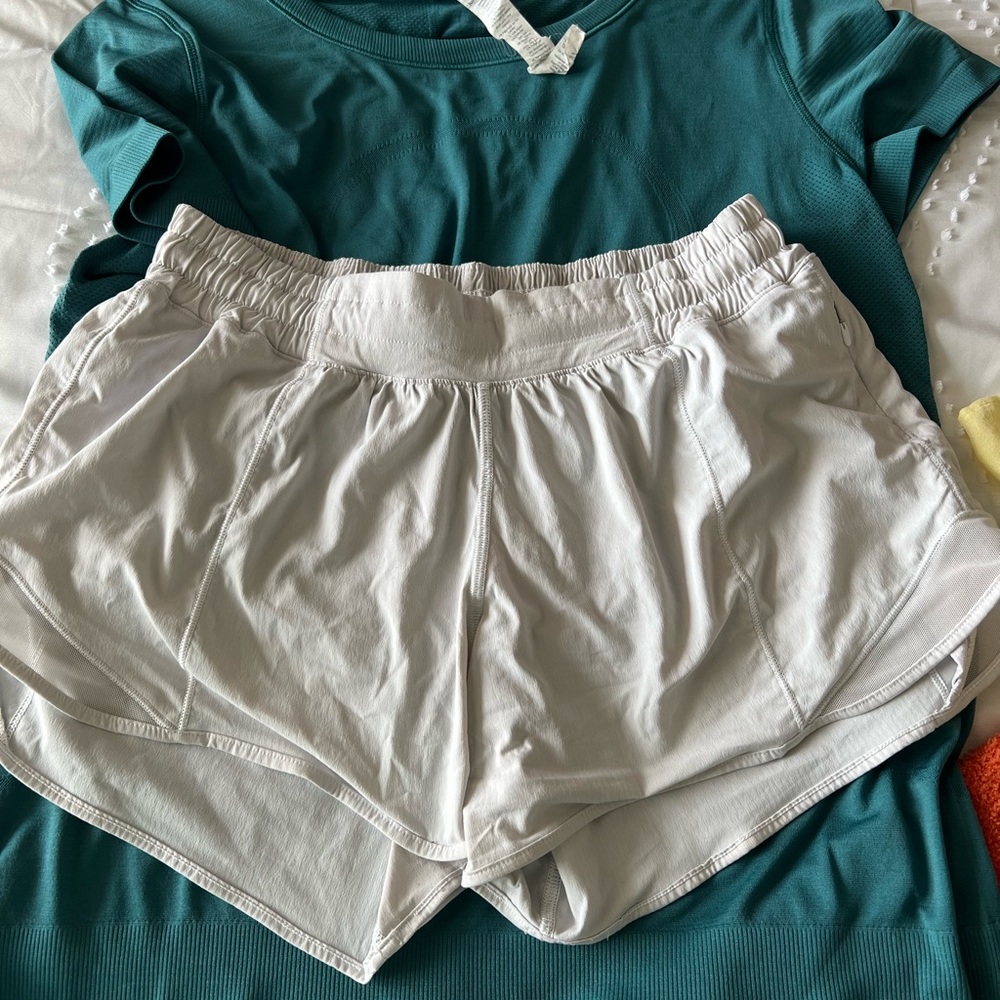 Lululemon Hotty Hot Shorts. Low rise 4 inch